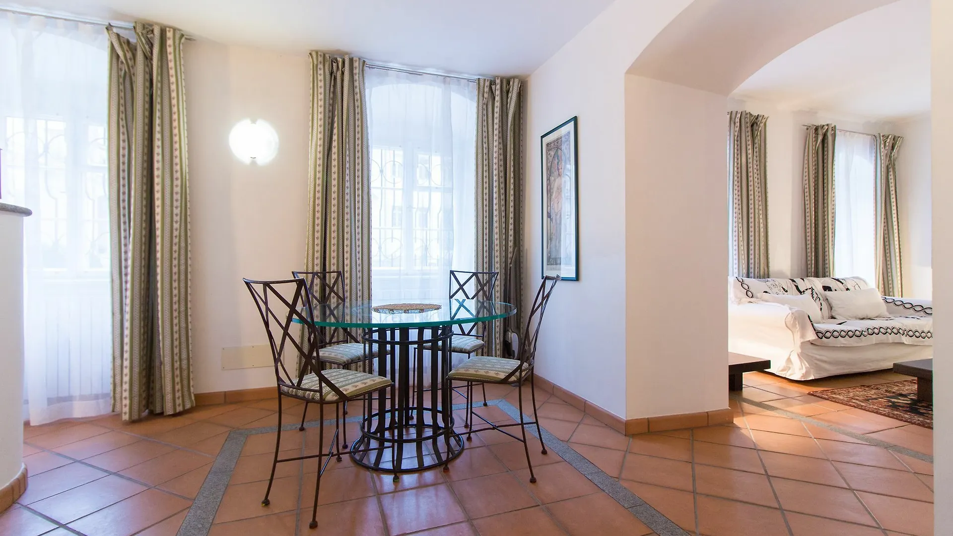 Attic Hroznova - Charles Bridge Apartment Prague