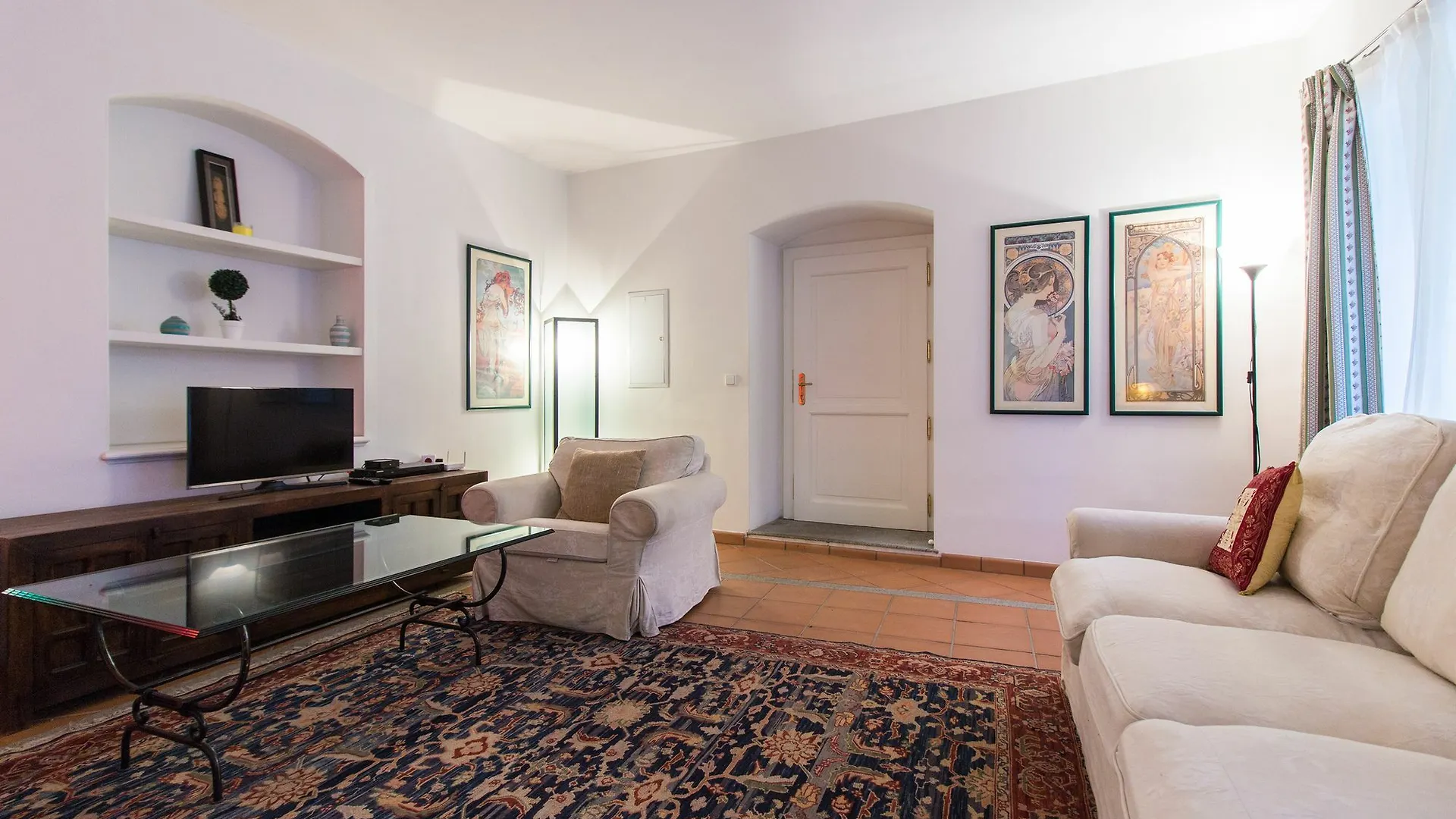 Attic Hroznova - Charles Bridge Apartment Prague