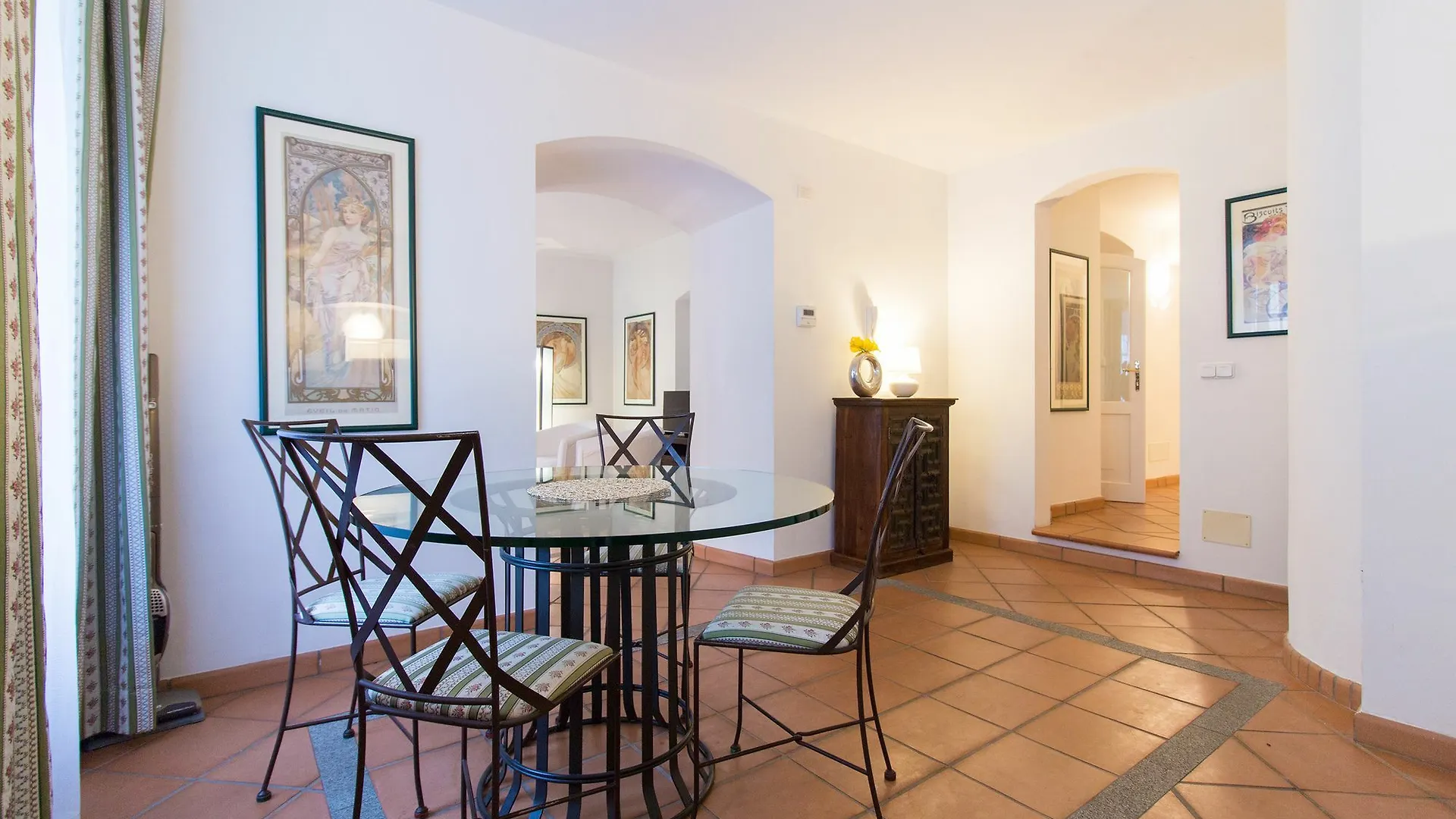 Attic Hroznova - Charles Bridge Apartment Prague