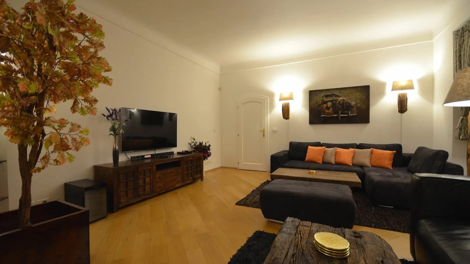 Attic Hroznova - Charles Bridge Apartment Prague