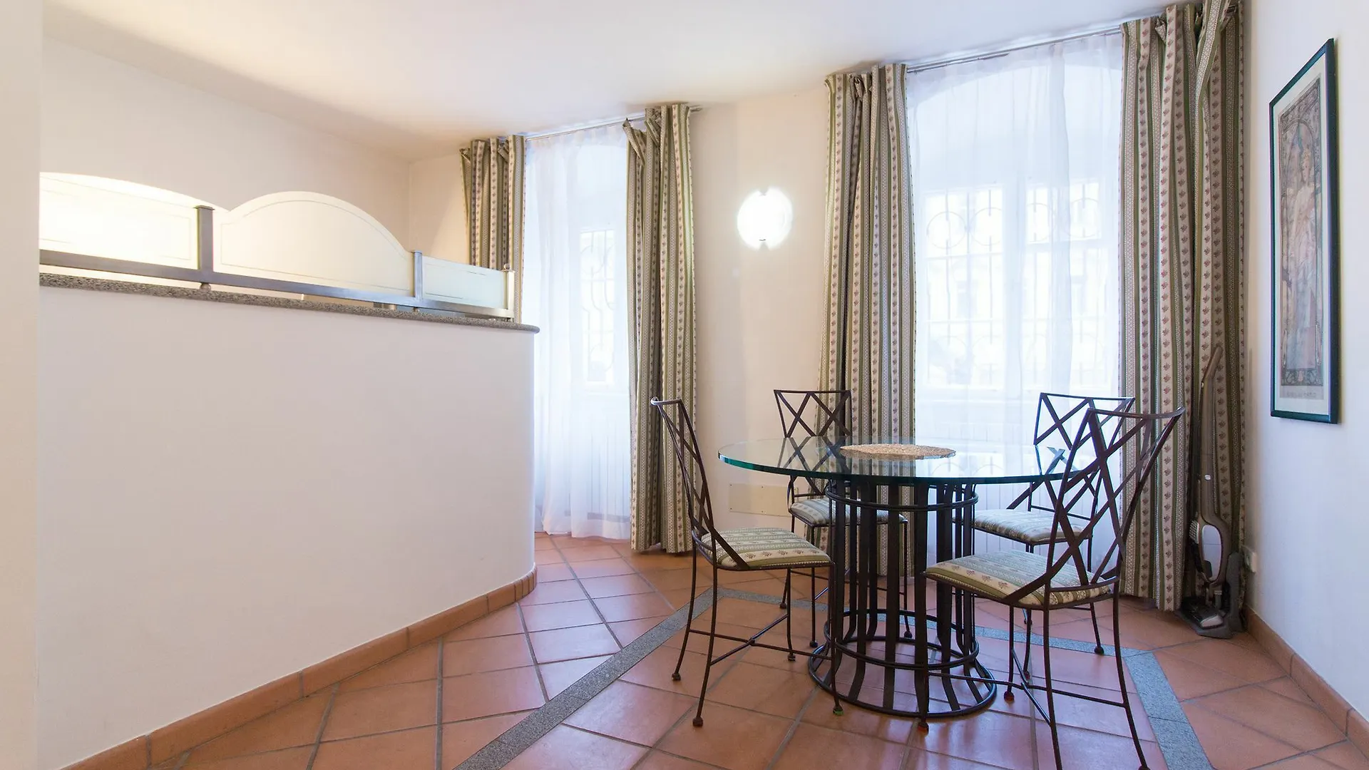 Attic Hroznova - Charles Bridge Apartment Prague